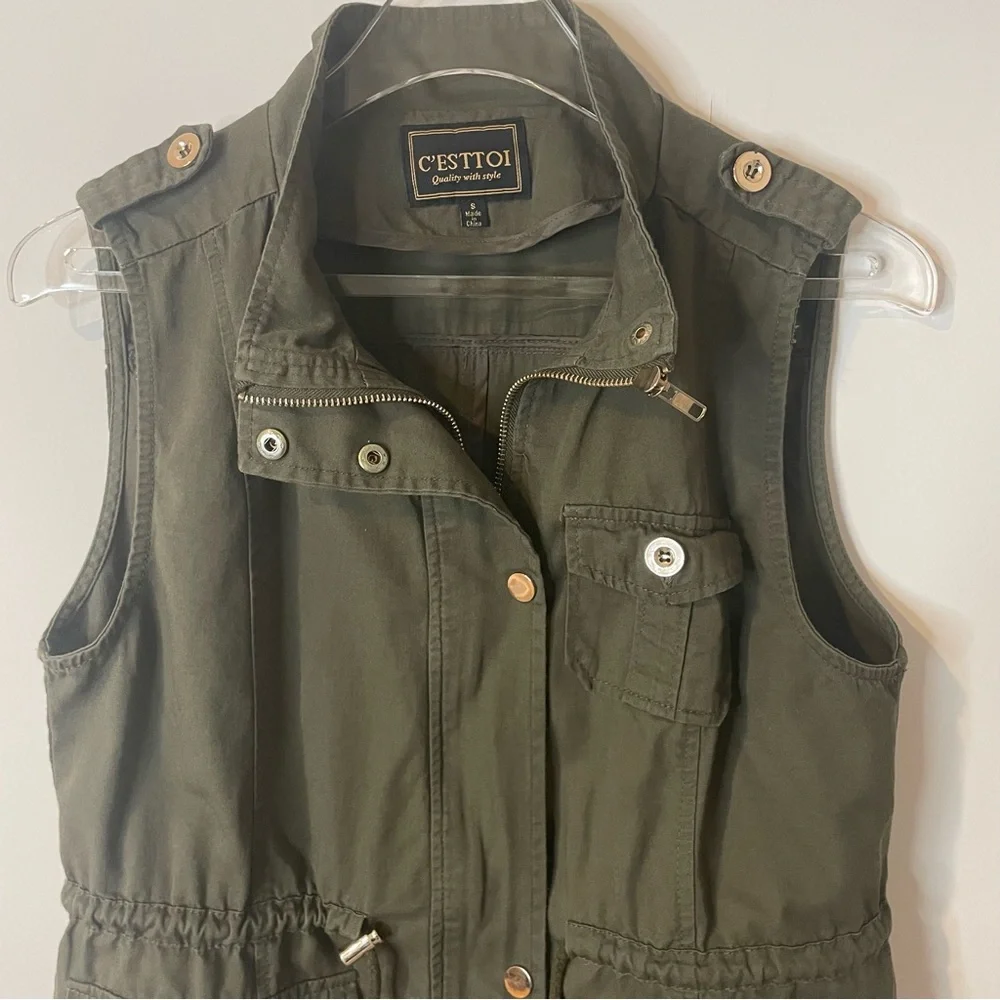 Green Sleeveless Cargo Vest drawstring waist Zipper and button closure - Picture 9 of 10